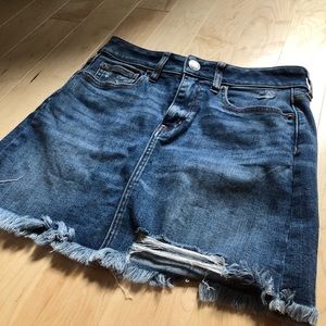 American Eagle ripped jean skirt